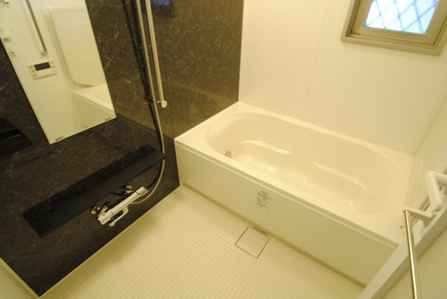 久留米市諏訪野町の賃貸マンションの浴室