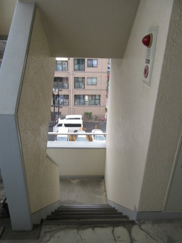 三鷹市下連雀４丁目の賃貸マンションのその他共用部分|共用部分階段