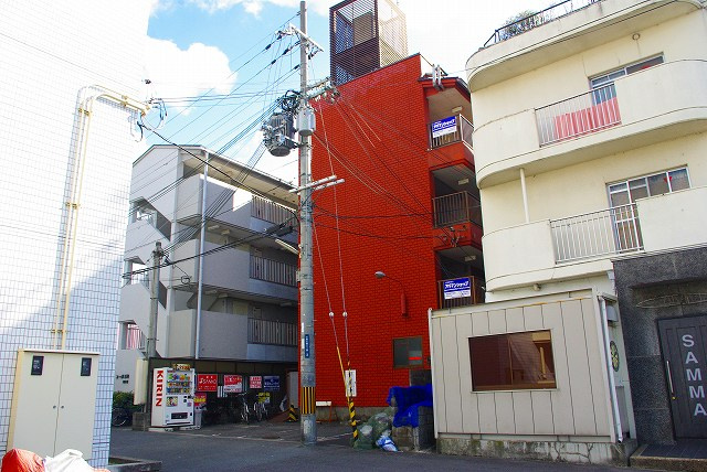 コーポ・ジュネスの外観|がっしりした外観です。
