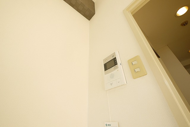 シティパレスＪＲ奈良Ｐ７のセキュリティ|お顔が見えるモニター付きインターホンもございます。