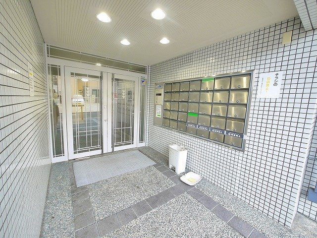 シティパレスＪＲ奈良Ｐ７のその他共用部分|オートロック付きで安心です。