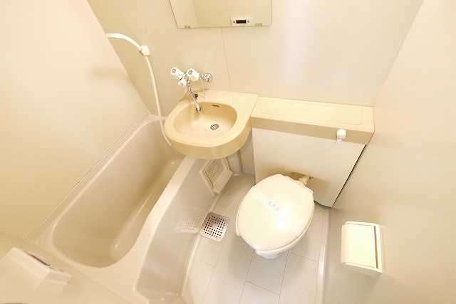 シティパレスＪＲ奈良Ｐ７のトイレ|落ち着いた色調のトイレです