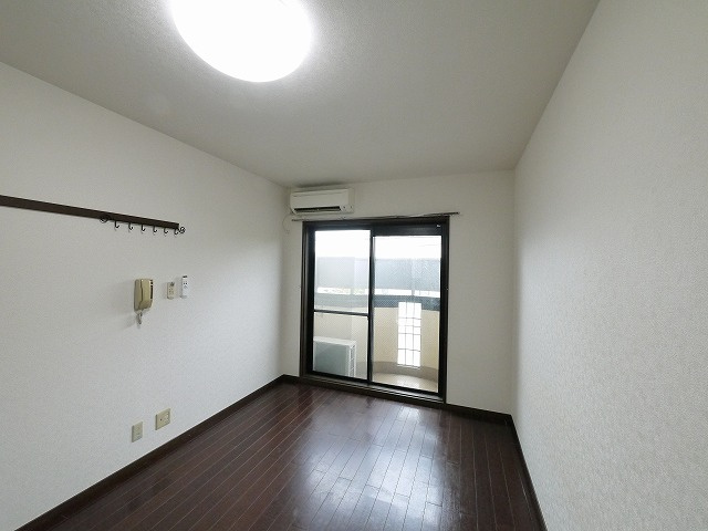 シティパレスあやめ池Ｐ７の居間・リビング