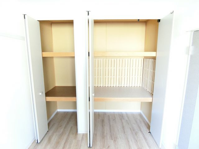 クレール金剛の収納|同物件別部屋写真