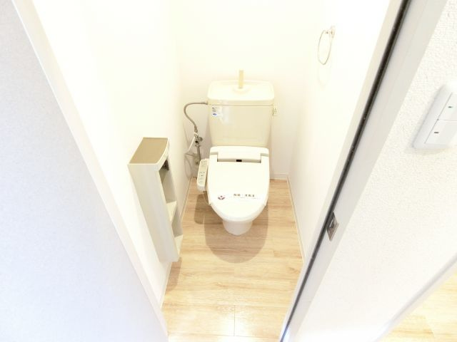 クレール金剛のトイレ|同物件別部屋写真