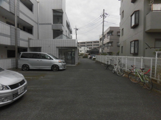 【駐車場】