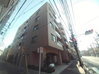 【外観】 | ヒルコート千駄木は、閑静な住環境にある低層マンションです。