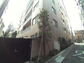 【外観】 | ヒルコート千駄木は、閑静な住環境にある低層マンションです。