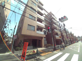 【外観】 | ヒルコート千駄木は、閑静な住環境にある低層マンションです。