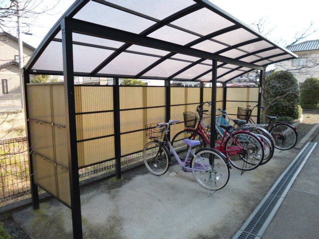 総社市福井のアパートのその他共用部分|自転車置き場
