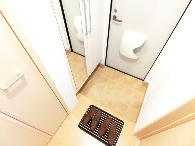 ブリーゼ・Mの玄関