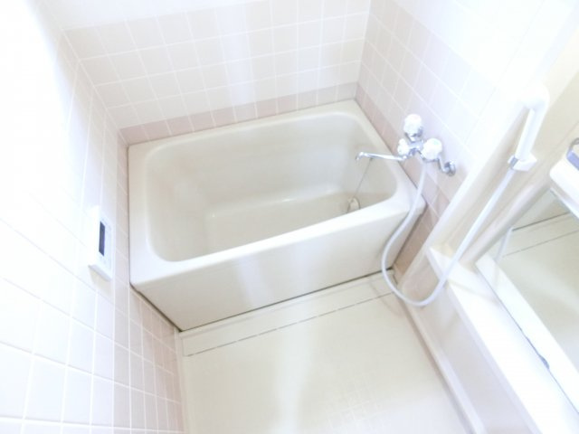 メゾンハートの浴室|同物件別部屋