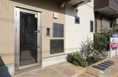 【エントランス】 | AQUE10 | オートロック＆宅配ボックス