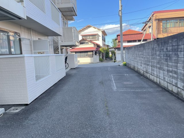 レピュートKの駐車場|駐車スペースもあります