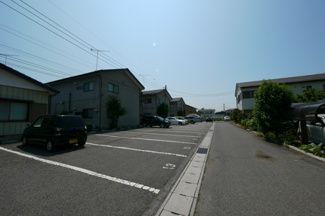 【駐車場】