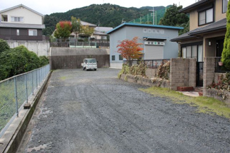 【外観】 | 敷地内、専用通路部分手前から