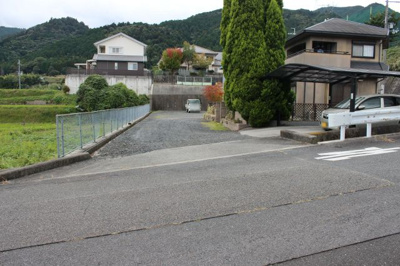 【前面道路含む現地写真】 | 大津市坂本五丁目　倉庫付物件 | 前面道路から境界付近