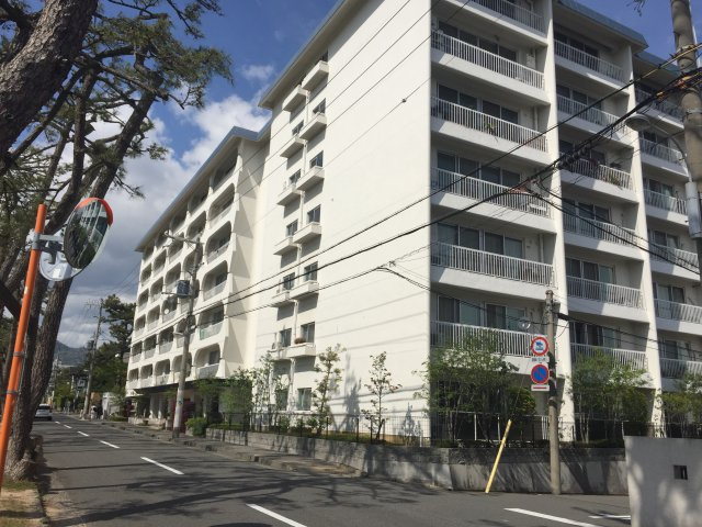 芦屋松浜ハイツの外観