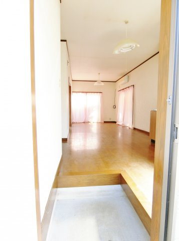 布施貸家Ａ棟の玄関