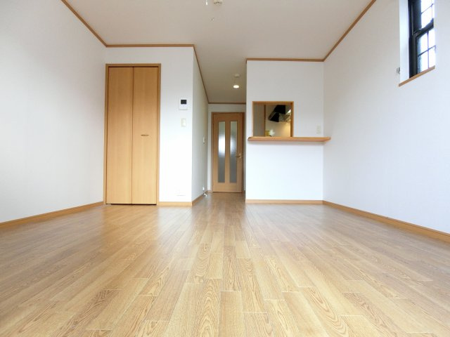 クローバーガーディングの居間・リビング