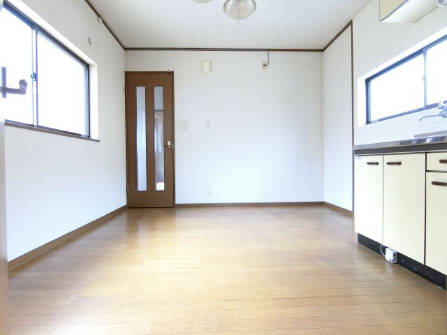 三日市ハイツユタカの居間・リビング