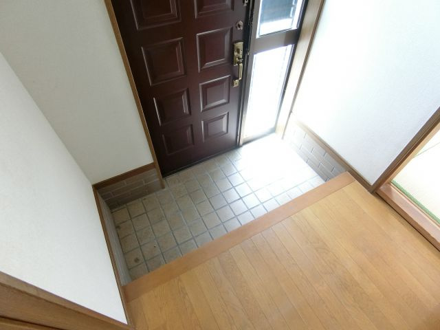 三日市ハイツユタカの玄関