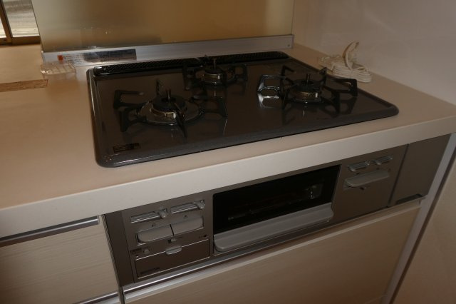ラフィネ浜のキッチン|３口ガスコンロ