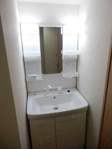 アート・フルひばりヶ丘の独立洗面台|シャンプードレッサー