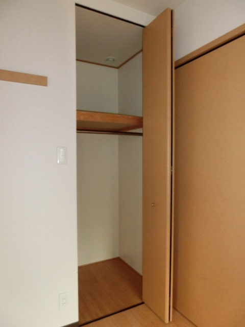 大阪市淀川区新高１丁目の賃貸マンションの収納