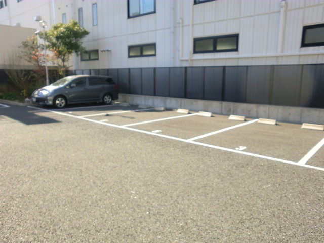 大阪市淀川区新高１丁目の賃貸マンションの駐車場