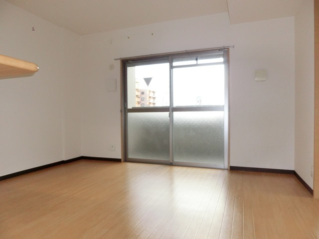 大阪市淀川区新高１丁目の賃貸マンションの居間・リビング