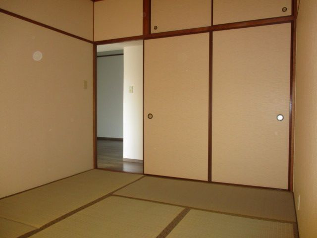 【寝室】