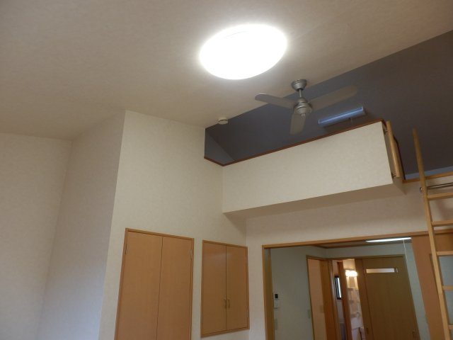 アービルカーサBの内装|内装は落ち着いています