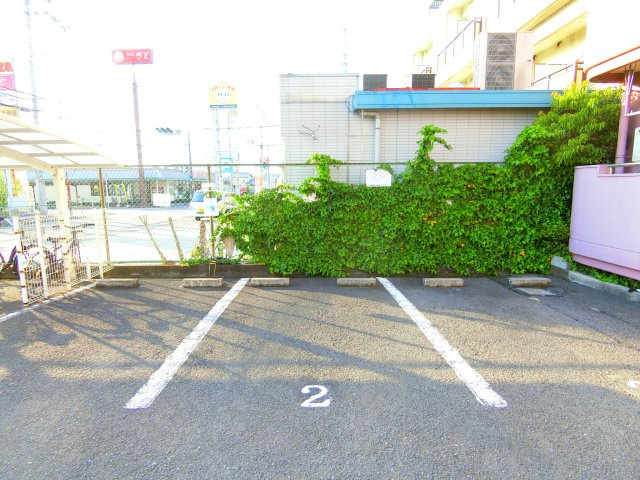 田中ハイツの駐車場