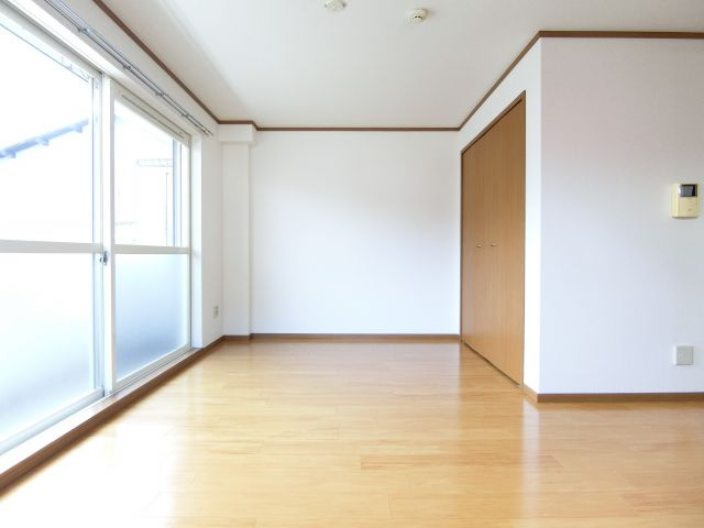 ヴェルデKNの居間・リビング