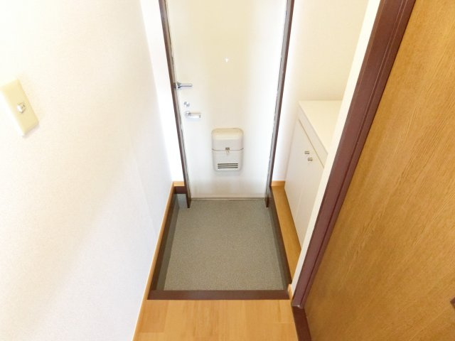 サンヒルズ千代田Iの玄関