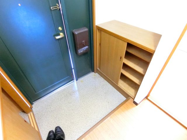 ファミーユ千代田の玄関