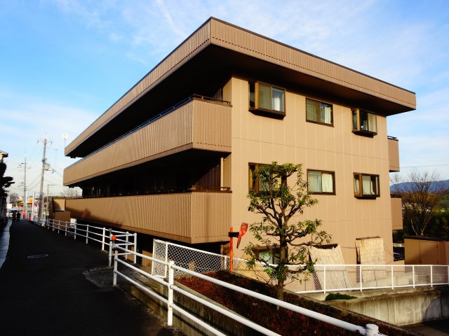 ファミーユ千代田の外観