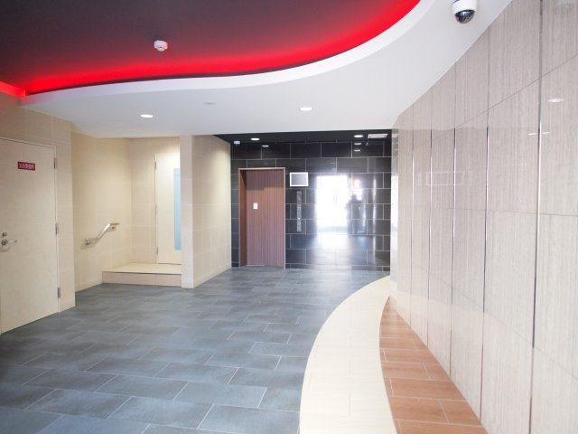 ラシュレエグゼ難波西のロビー