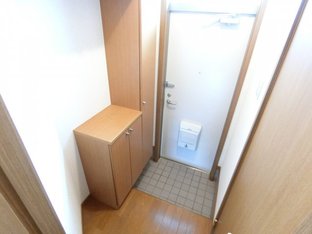 ハピネスワンの玄関