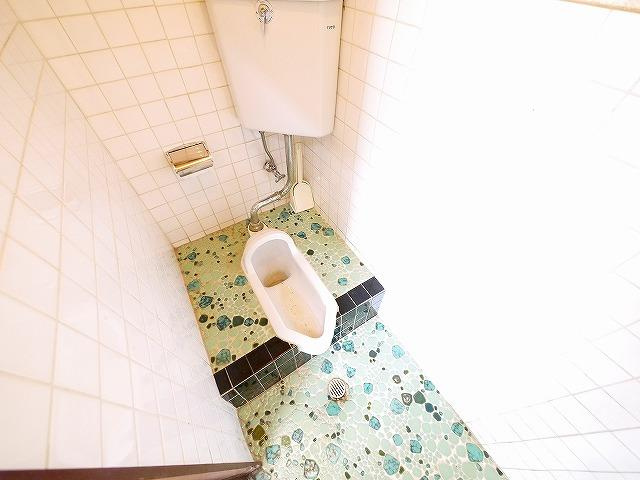 中山町西3丁目テナントのトイレ