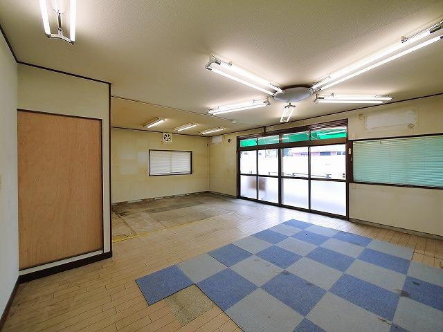 中山町西3丁目テナントの内装