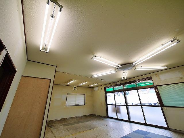 中山町西3丁目テナントの内装