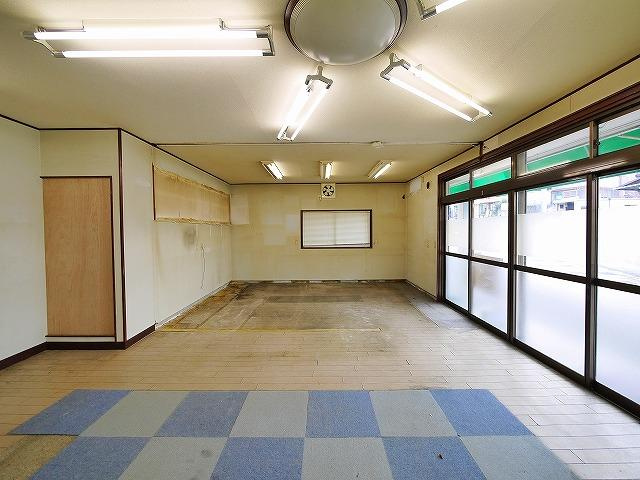 中山町西3丁目テナントの内装