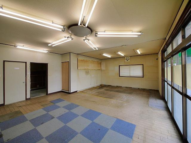 中山町西3丁目テナントの内装