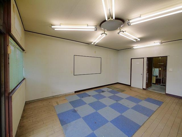 中山町西3丁目テナントの内装