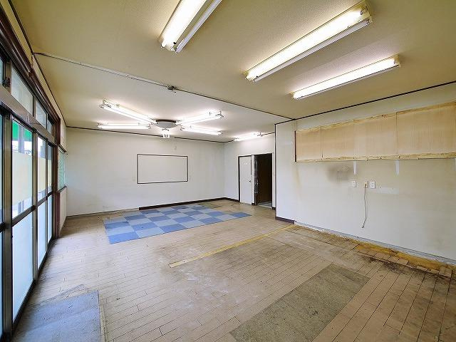 中山町西3丁目テナントの内装