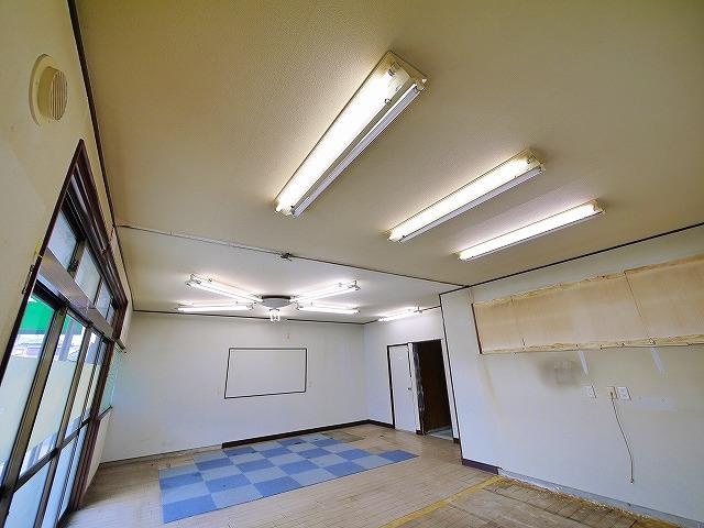 中山町西3丁目テナントの内装