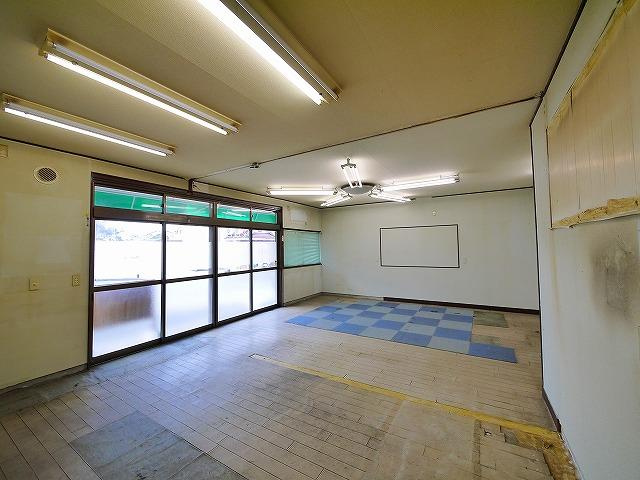 中山町西3丁目テナントの内装