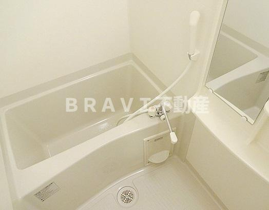 クリスタルグランツ心斎橋EAST（クリスタルグランツシンサイバシイースト）　BRAVI不動産の浴室|【クリスタルグランツ心斎橋EAST】落ち着いた空間のお風呂です